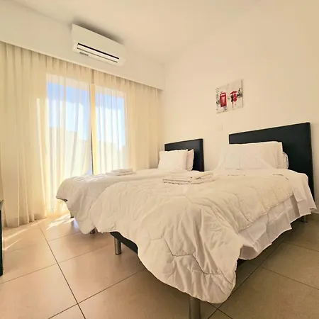 Elysia Park Apartments Paphos Room photo