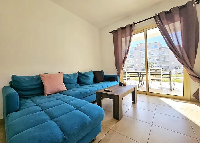 Elysia Park Apartments
