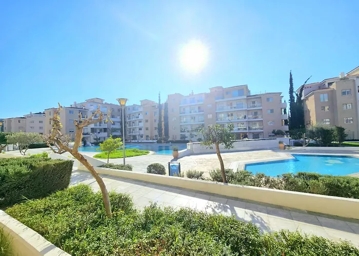 Elysia Park Apartments