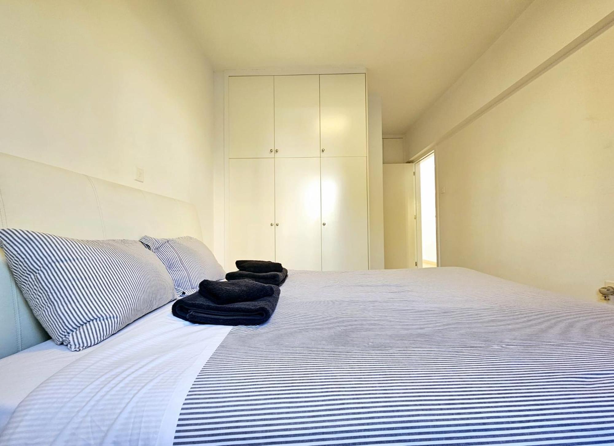 Elysia Park Apartment *